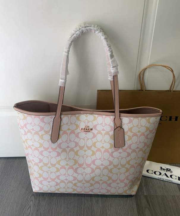 Picture of Coach Handbags _SKUfw233928141fw